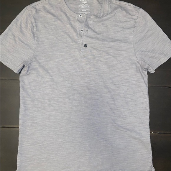 Vince Henley Style Tee Shirt - Small - Picture 3 of 4